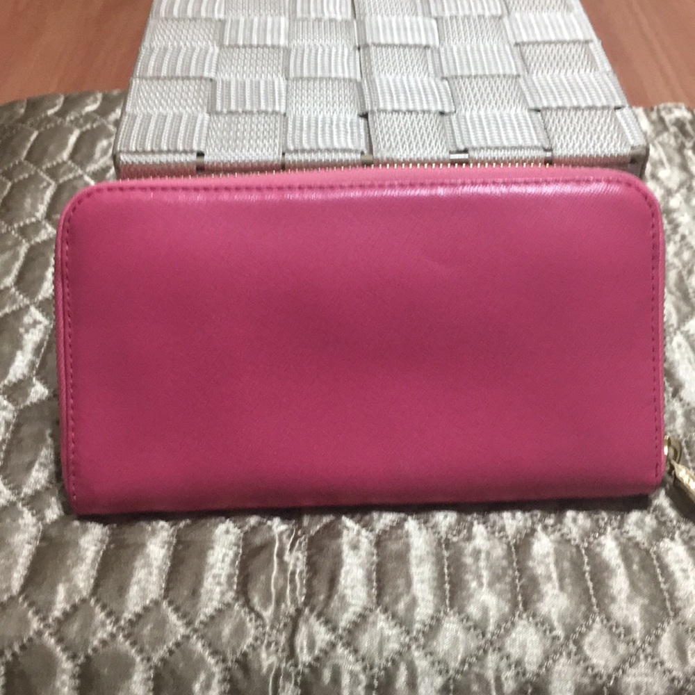 Tori Burch Large Zip around Wallet - Picture 3 of 7